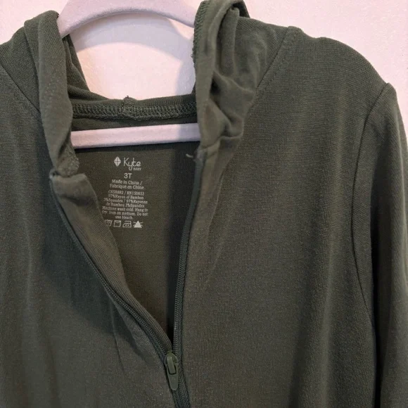 Kyte Baby Bamboo Jersey Hooded Zippered Jumpsuit in Fog Size 3T - Picture 2 of 3